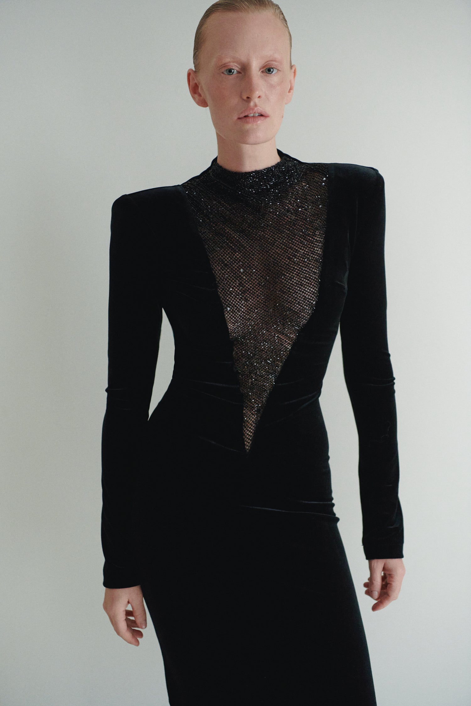 Black Velvet Padded Dress with Embellished Low V Cut – Leam Almes EU